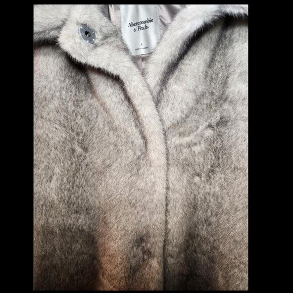 Abercrombie and Fitch - BRAND NEW - Faux Fur - Full Length Coat - Size SM (GREY) - Picture 6 of 7